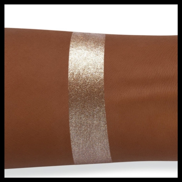 CoverFX Glitter Drops Nova Gold Liquid Highlighter - Picture 4 of 5